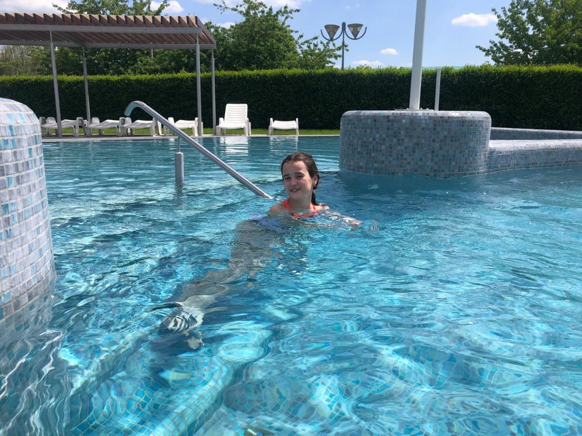 Karos Gold 813 Wellness Apartman Zalakaros Buitenkant foto
