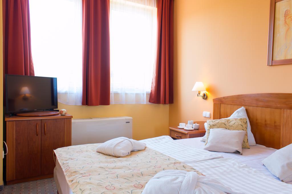 Karos Gold 813 Wellness Apartman Zalakaros Buitenkant foto